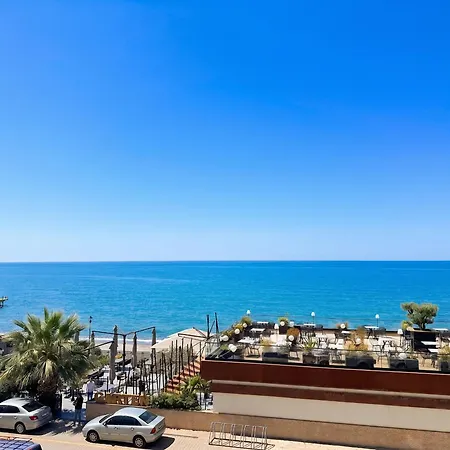 Sea View In With Private Parking