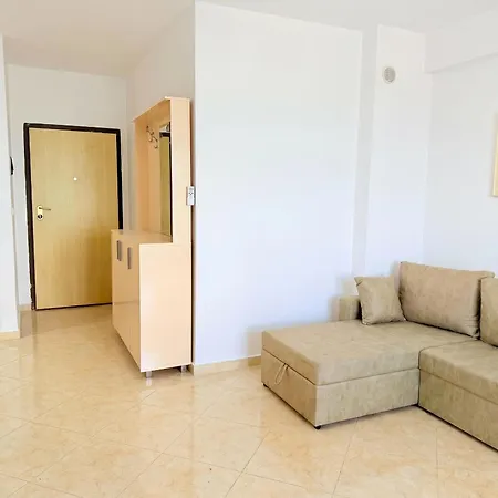 Sea View In With Private Parking *